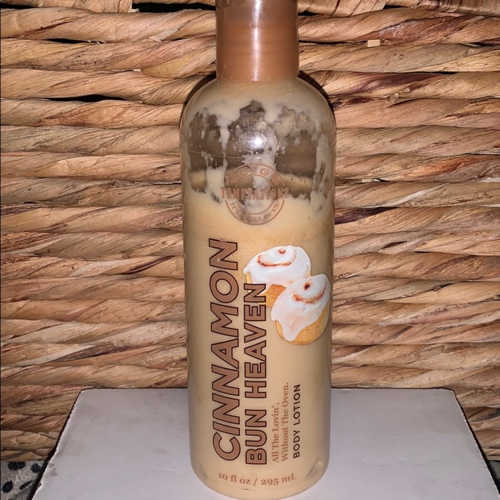 Bath and Body Works Cinnamon Bun Heaven